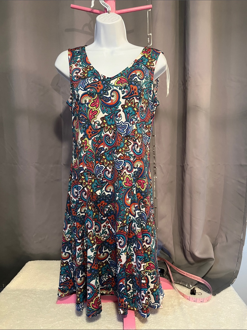Kim Rogers Petites Multicolor Paisley V‑Neck Sleeveless Dress